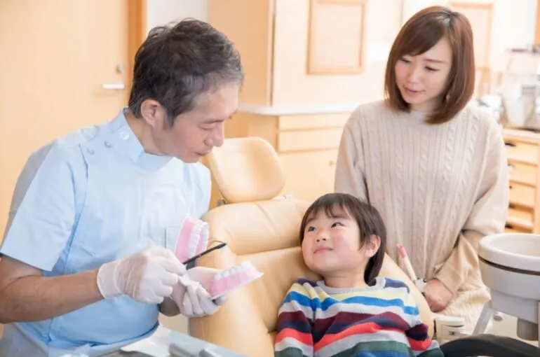 検査を受けている男の子